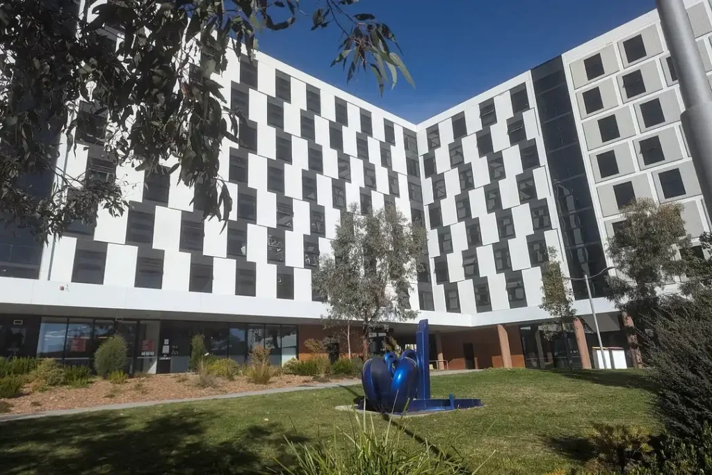 خوابگاه دانشجویی دانشگاه کانبرا UC Lodge در پردیس Bruce استرالیا